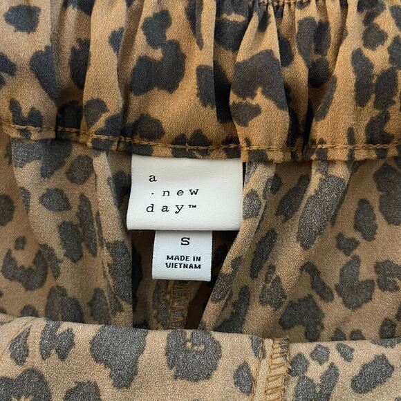 A New Day Animal Print Brown Belted Shorts - Size S - Picture 4 of 5